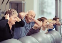 6 avantaje de a avea prieteni la batranete