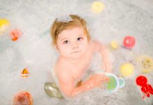 Cum sa preveniti aparitia ciupercilor in jucariile de baie si sfaturi pentru a le curata