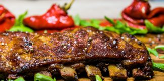 Coaste de porc vegane: Un nou produs pe baza de plante pentru a reduce consumul de carne