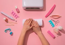 Cum să obții o manichiură perfectă cu un kit de unghii